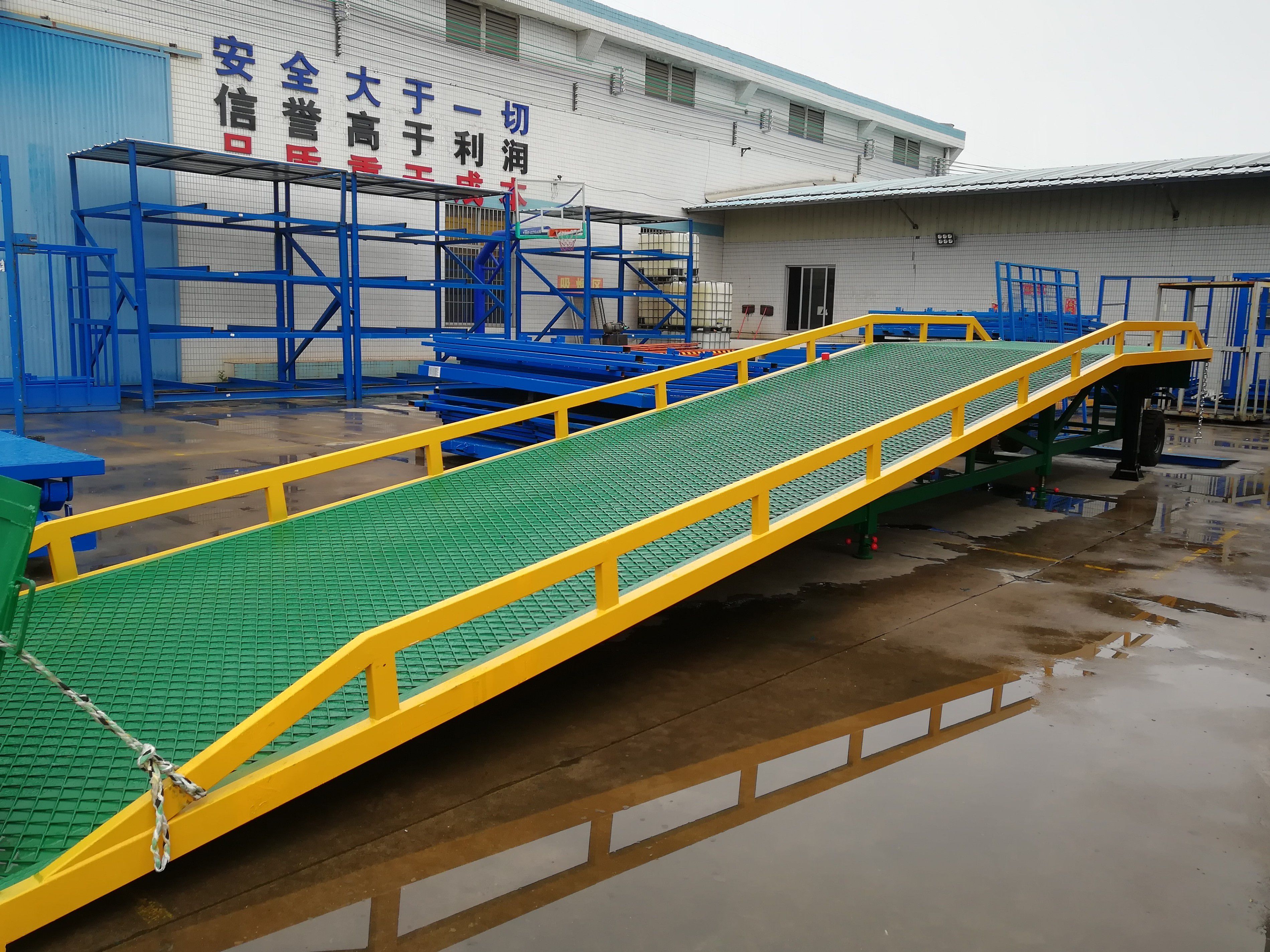 锡林郭勒盟叉车登车桥